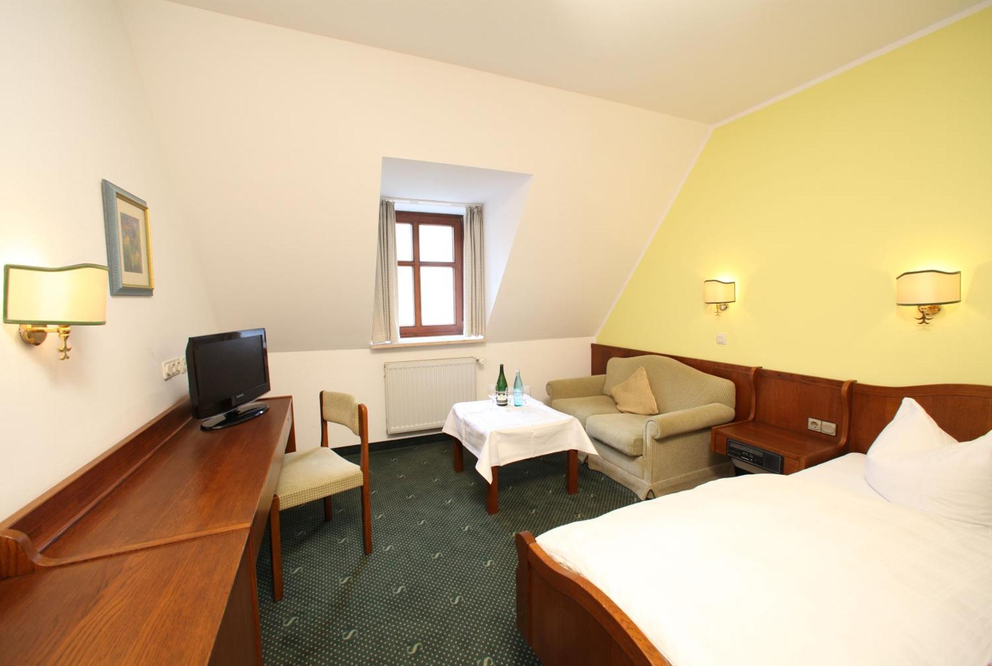 Gasthof Zum Bayerischen Greding Exterior foto